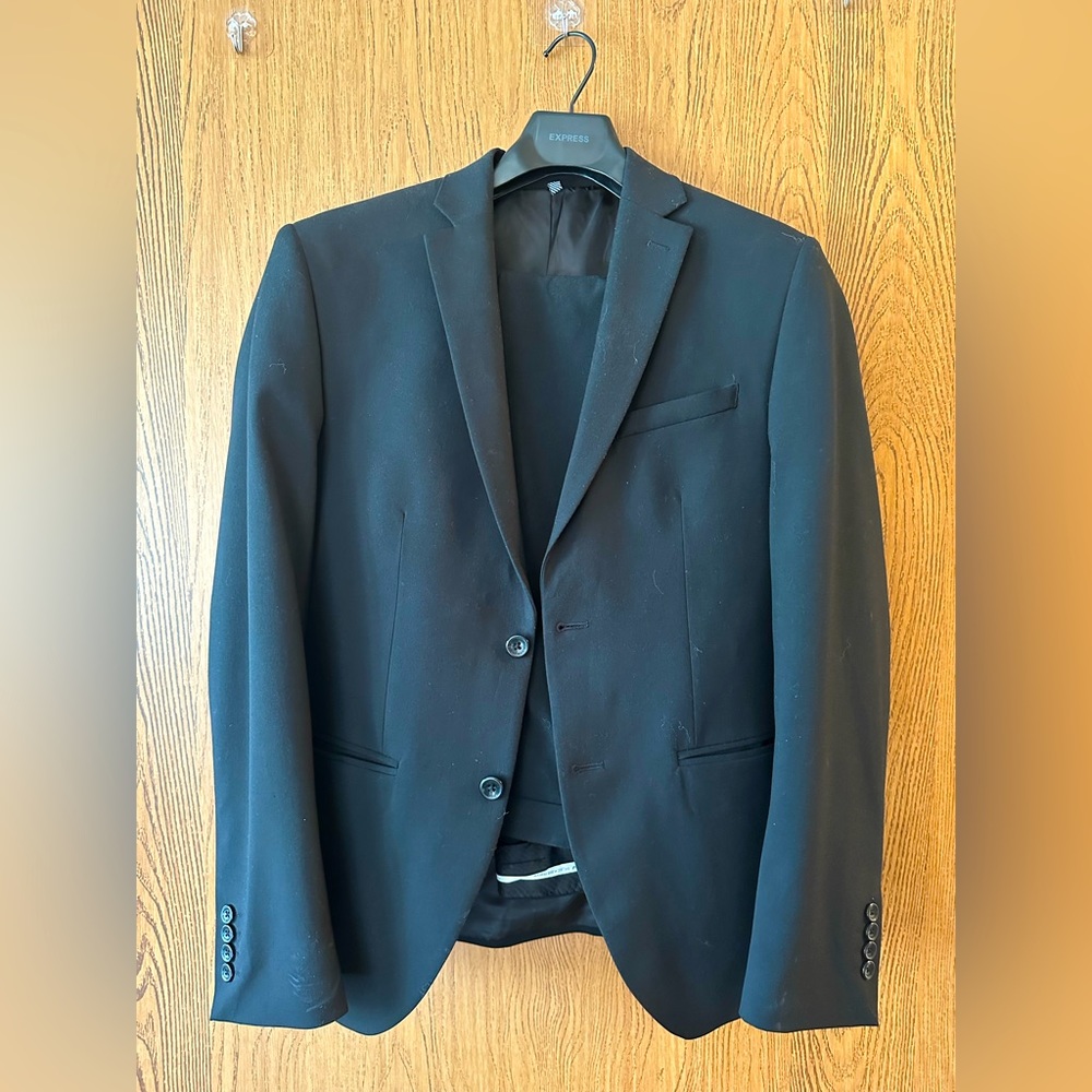 Black piece suit - jacket (40) and pants (34)